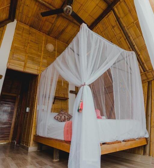 ホテル Uuttaaka Eco