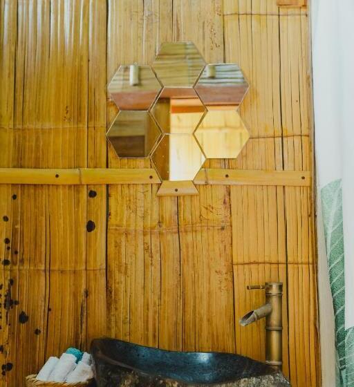 ホテル Uuttaaka Eco