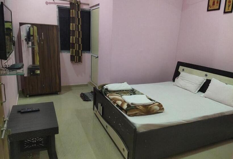 בית מלון כפרי Vrundavan Resort, Narmada