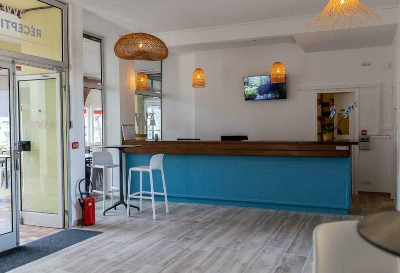 Отель Vvf Résidence Port Leucate