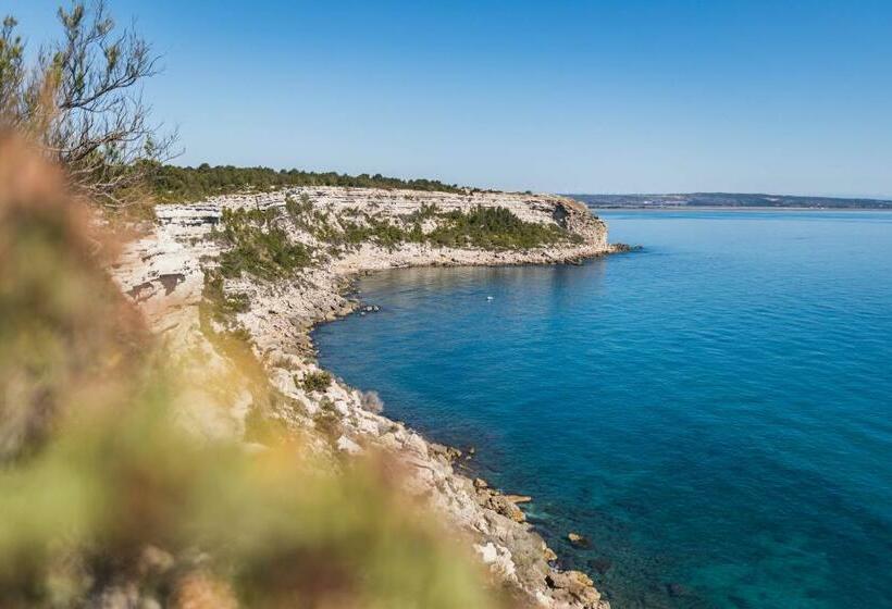 Отель Vvf Résidence Port Leucate