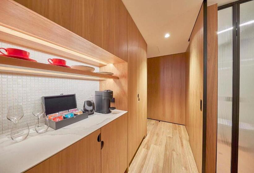 Wonil Hotel Perth Handwritten Collection