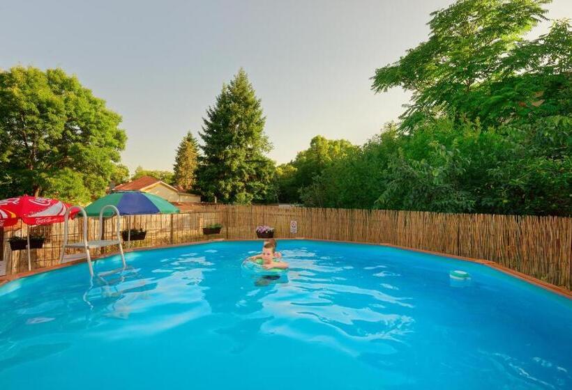 פנסיון комплекс колонада