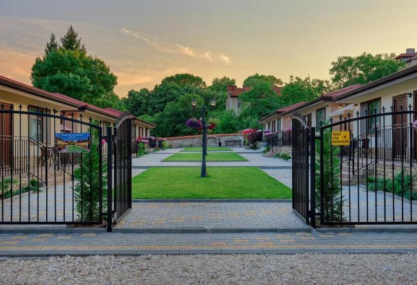 פנסיון комплекс колонада