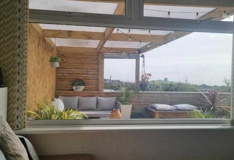 Пансион Bijou Annexe, Sea View, Private Entrance & Parking   Folkestone