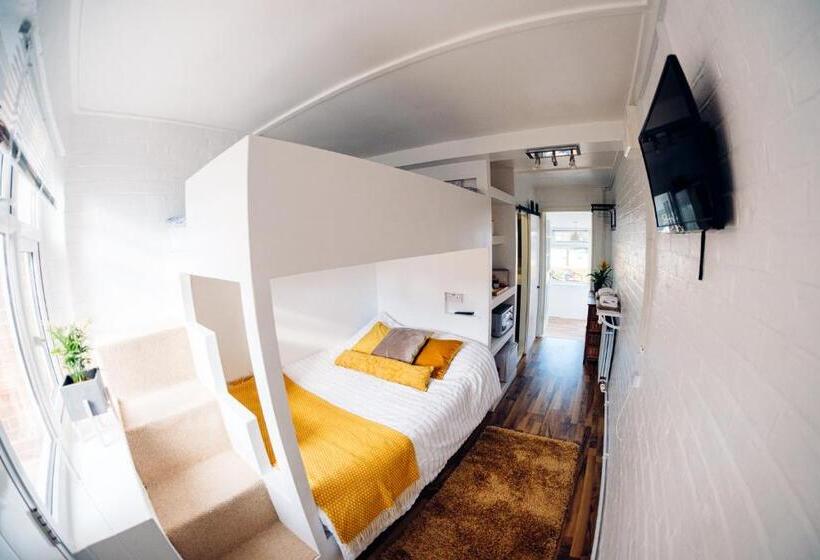 Пансион Bijou Annexe, Sea View, Private Entrance & Parking   Folkestone