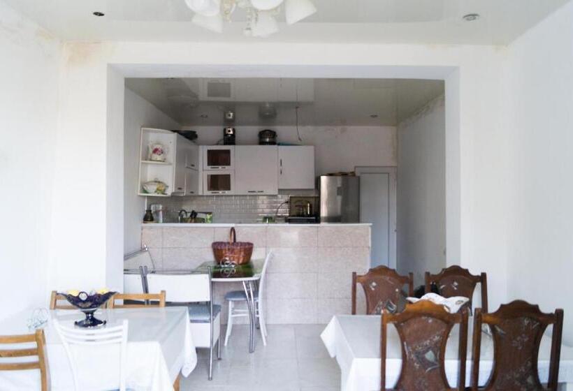 پانسیون Bagrat Guest House