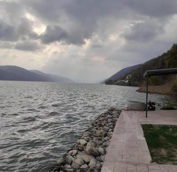 膳宿费 Cazanele Dunarii La Cumatru