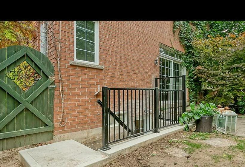 ペンション Cozy Apartment In Oakville , Ontario , Canada
