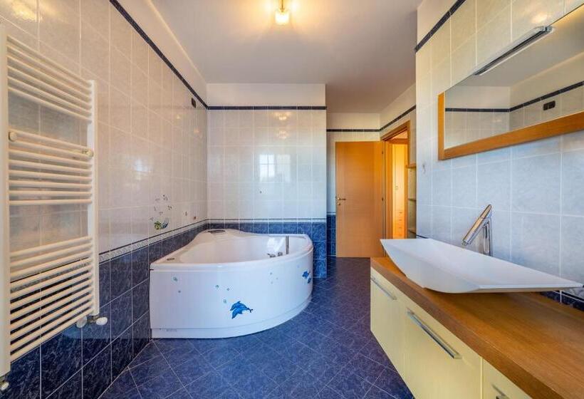 פנסיון Feel Like Home