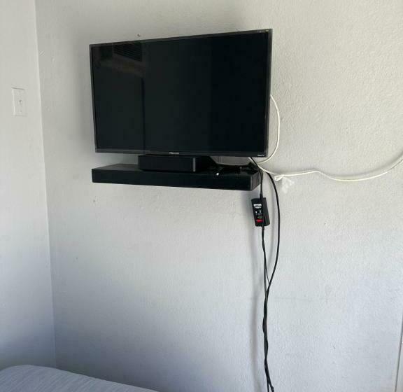 פנסיון Kay Pool House