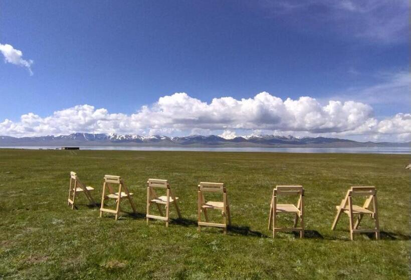 پانسیون Son Kul Lake Yurt Camp Mirbek
