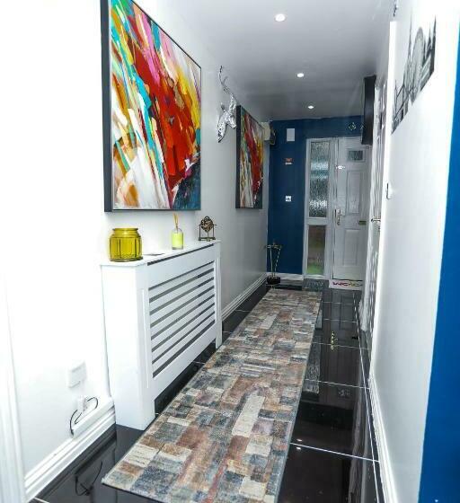 Пансион Surebillionaire Homes