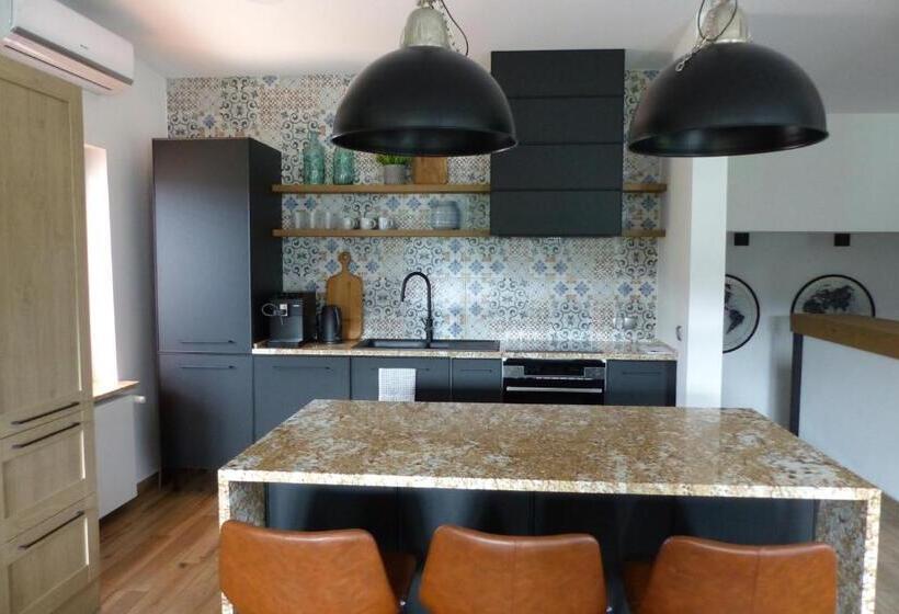 פנסיון Villa Pinia