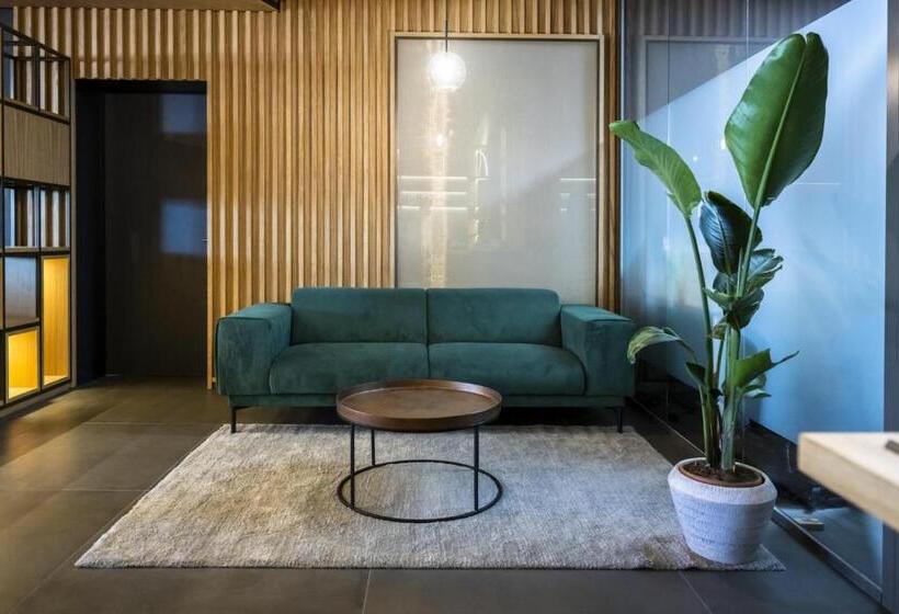 6532 Smart Hotel   Self Check In