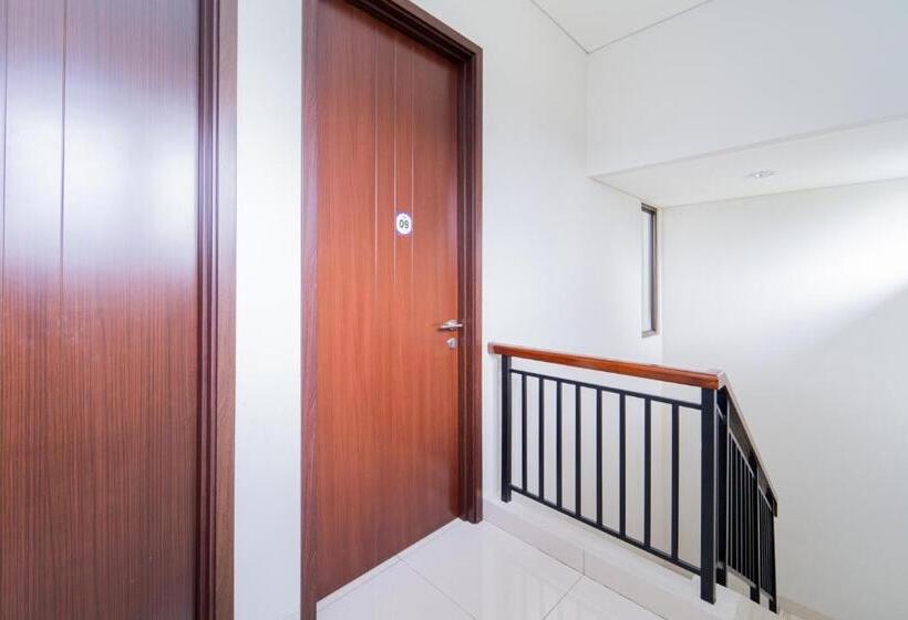 فندق صغير Apik Kamila Bsd