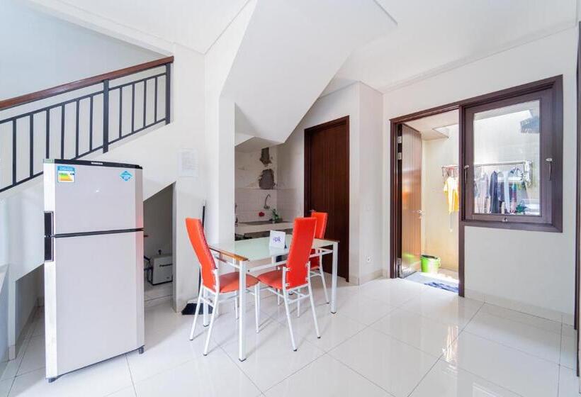 فندق صغير Apik Kamila Bsd