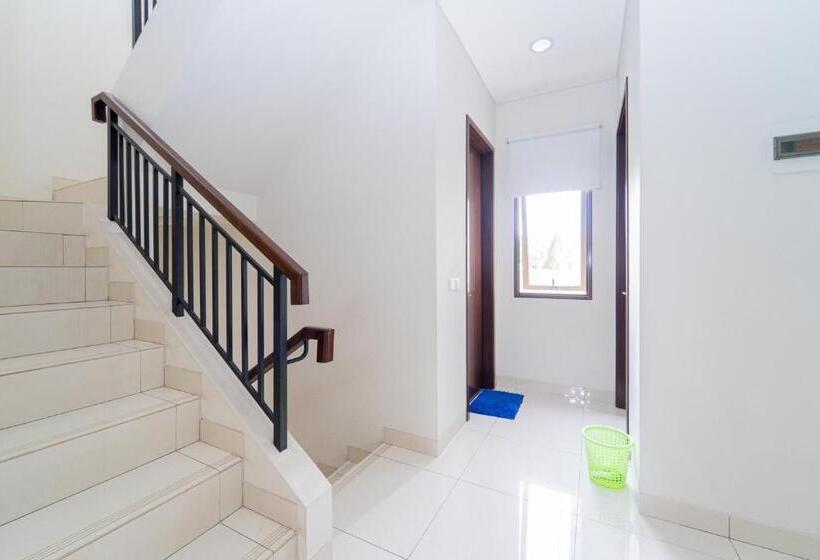 הוסטל Apik Kamila Bsd