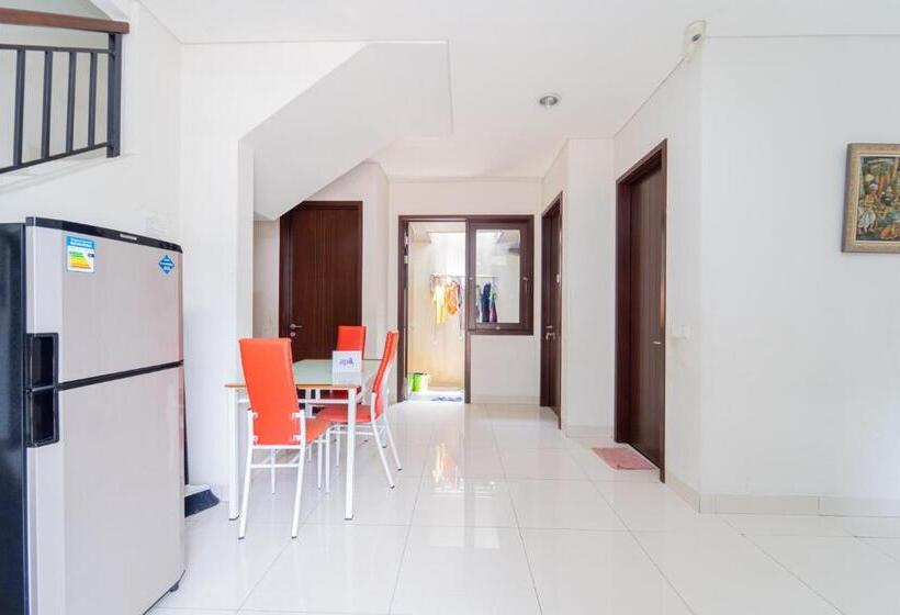 הוסטל Apik Kamila Bsd