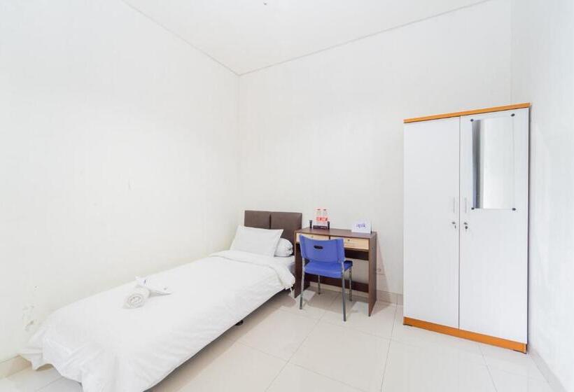 הוסטל Apik Kamila Bsd