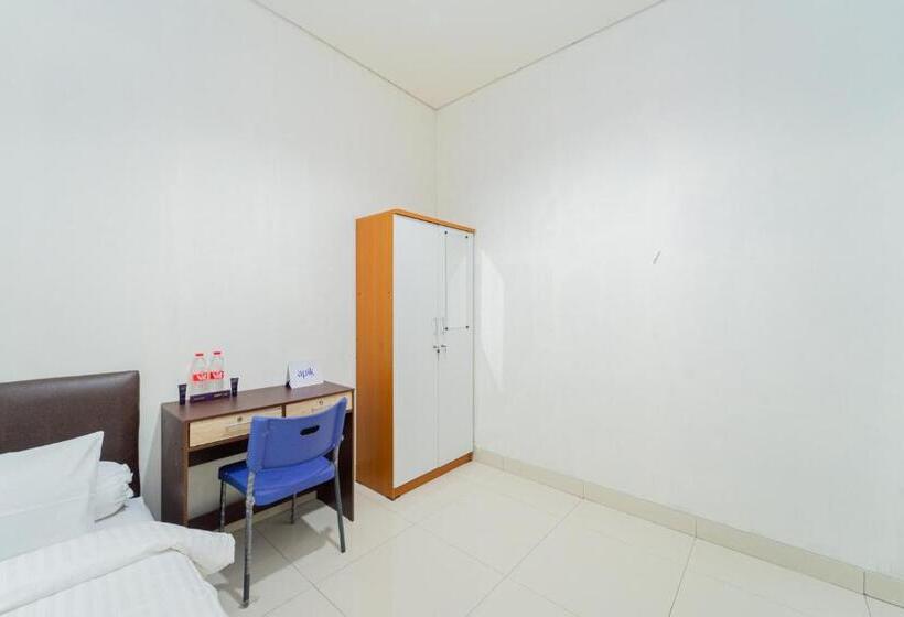הוסטל Apik Kamila Bsd
