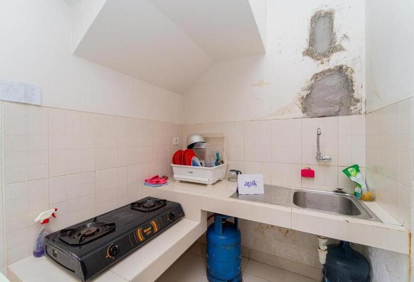 הוסטל Apik Kamila Bsd