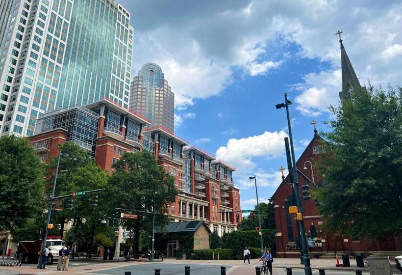 Bposhtels Charlotte   Hostel