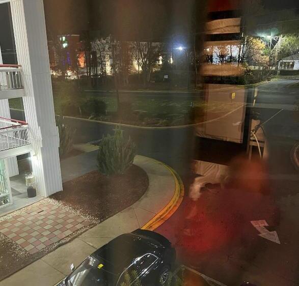 Bposhtels Charlotte   Hostel