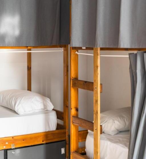 ユースホステル Ocean Nomads Coworking