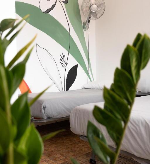 ユースホステル Ocean Nomads Coworking