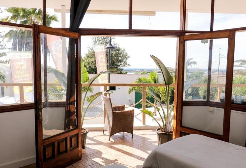 ユースホステル Ocean Nomads Coworking