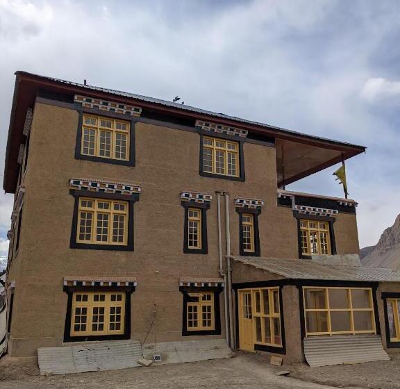 Общежитие Social Courtyard Spiti