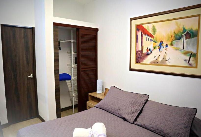 Apartahotel La Arboleda Hc