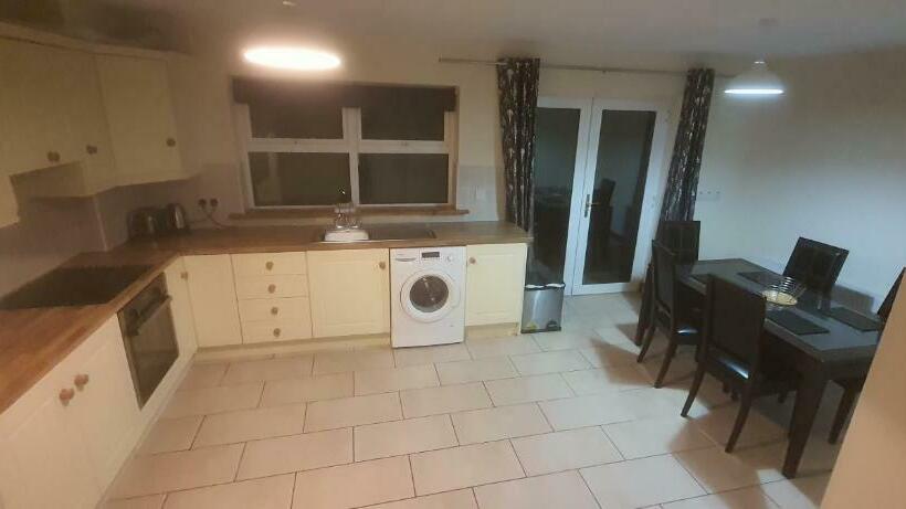 ベッドアンドブレックファースト Carrick On Shannon Townhouse Accommodation Room Only