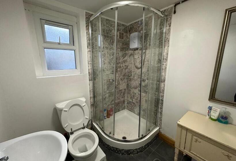 צימר City Lodge Shadwell