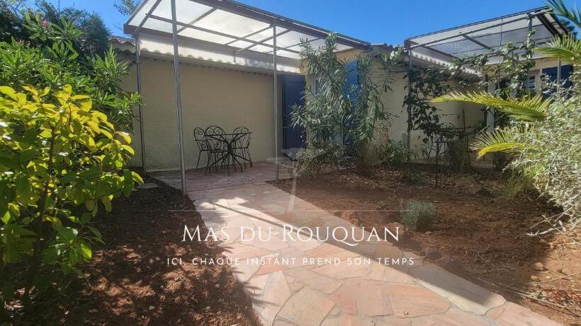 Bed and Breakfast Le Mas Du Rouquan