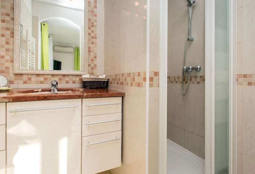 مبيت وإفطار Les Chambres D Hôtes De Mougins