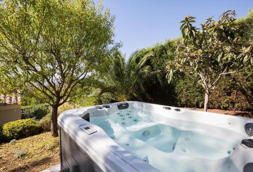 مبيت وإفطار Les Chambres D Hôtes De Mougins