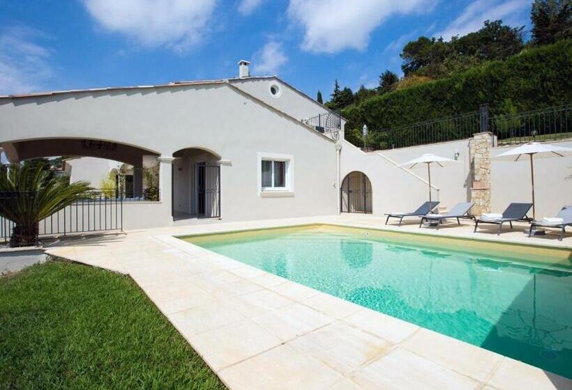 مبيت وإفطار Les Chambres D Hôtes De Mougins