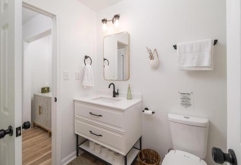 مبيت وإفطار The Wanderer Guesthouse