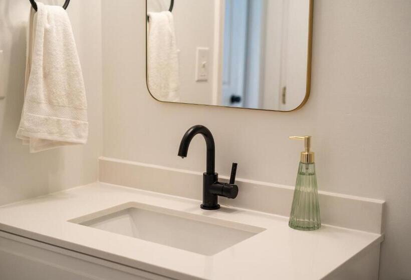 مبيت وإفطار The Wanderer Guesthouse