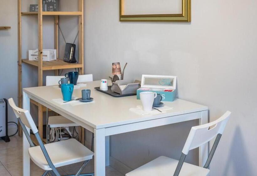 تختخواب و صبحانه Travelershome Ciampino 170 Station Street
