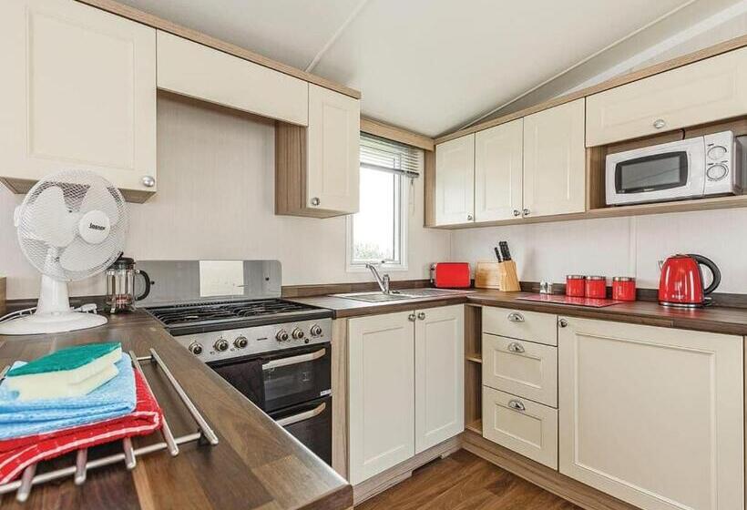 منتجع Bucklegrove Holiday Park