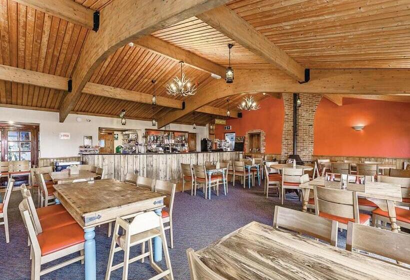 منتجع Bucklegrove Holiday Park