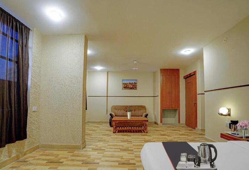 Отель Collection O Wonders