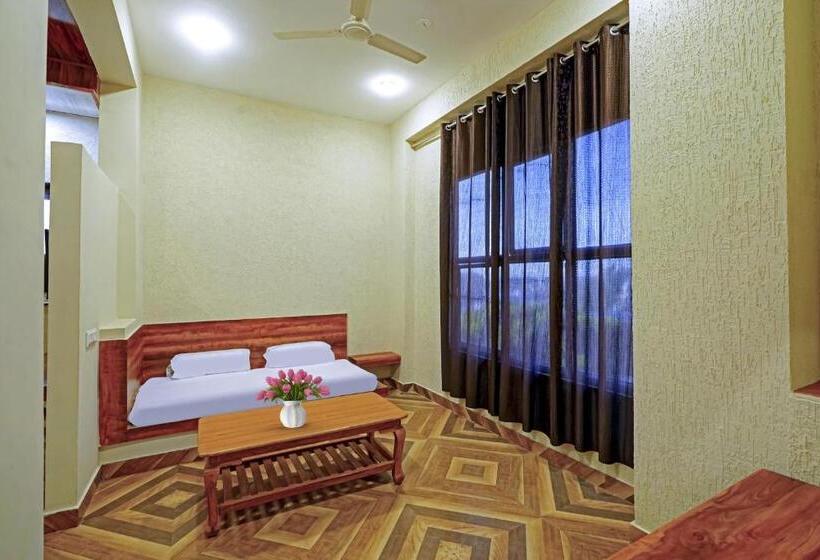 Отель Collection O Wonders