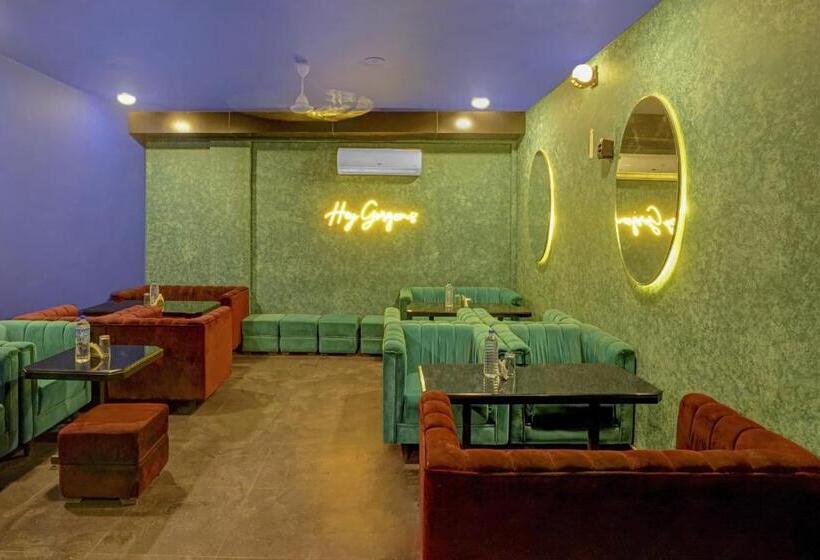 Отель Collection O Wonders