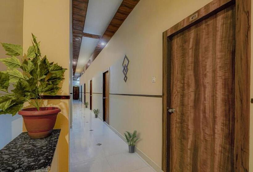 Отель Collection O Wonders