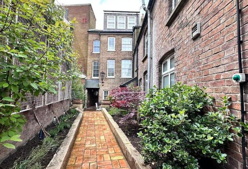 Harper Luxe Serviced Apartments Dunstable