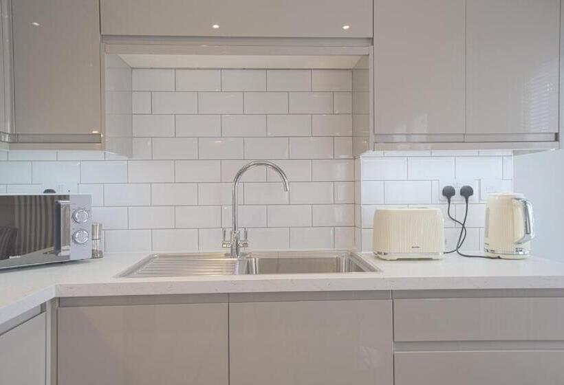 Harper Luxe Serviced Apartments Dunstable